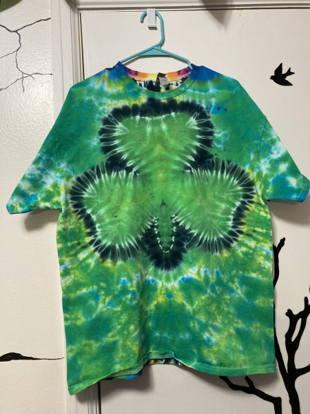 Shamrock on Greens with Rainbow Spine Tie Dye T Shirt Gildan Adult XL